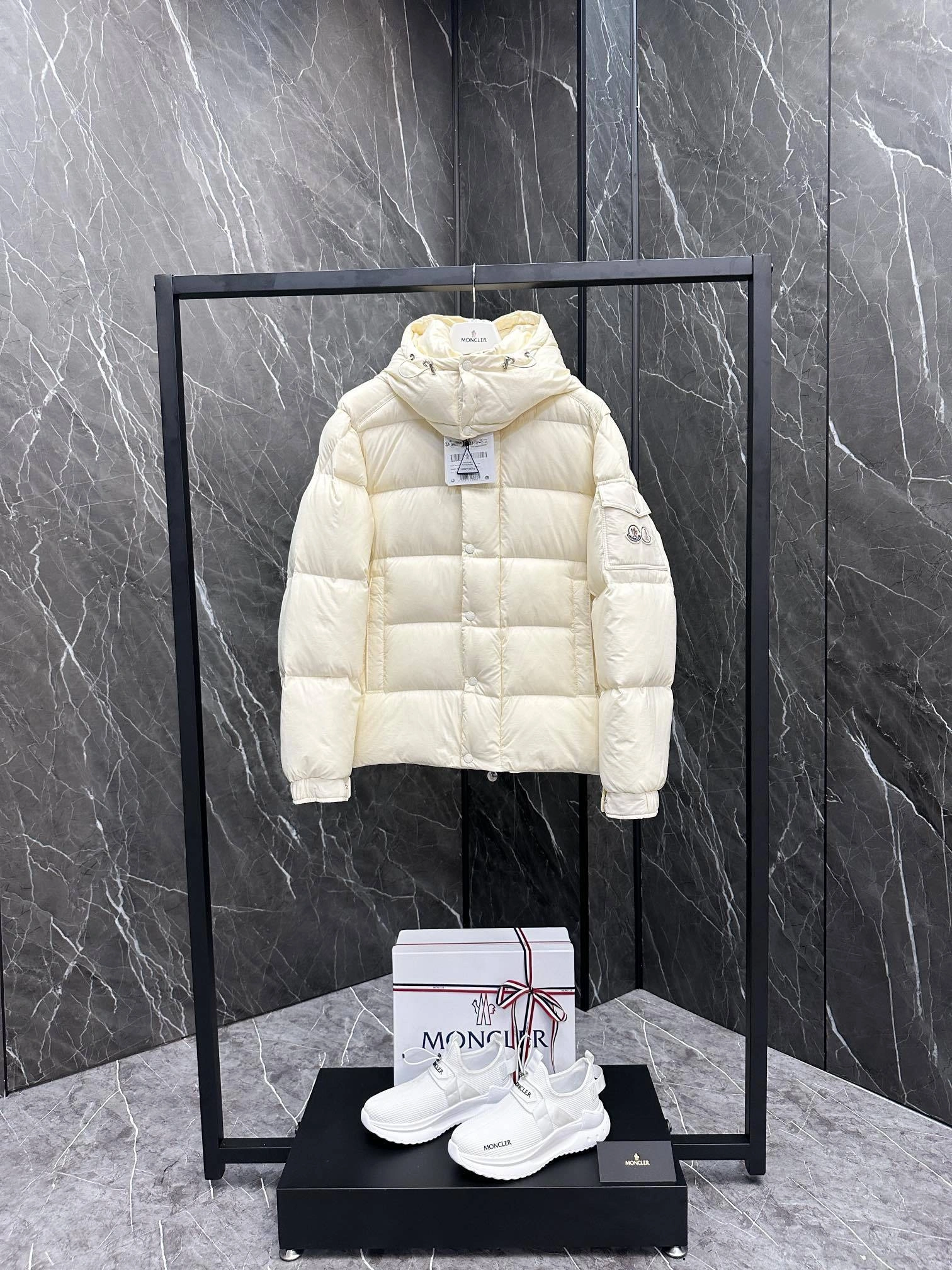 wg.luxury- 7o9385r Maya 70 down jacket.down feather oversized 3Colour item:D-F431J1324-3